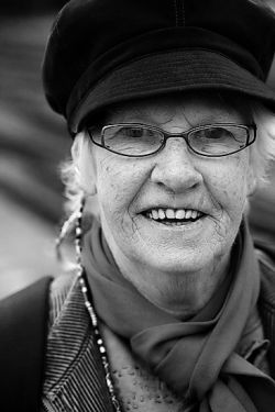 1936 - 2017: Bea Visser